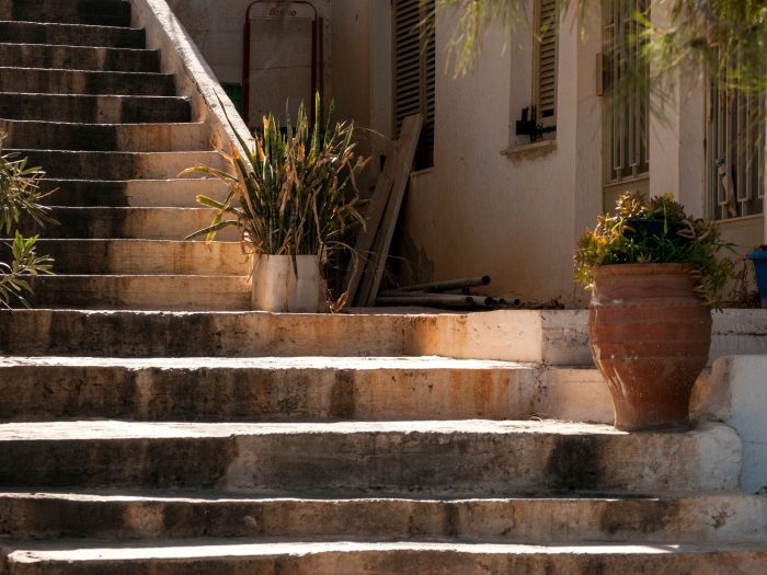 Comment rénover un escalier extérieur sans tout démolir ?