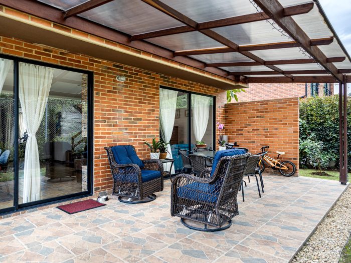Quel motif terrasse résine choisir pour un beau résultat durable ?