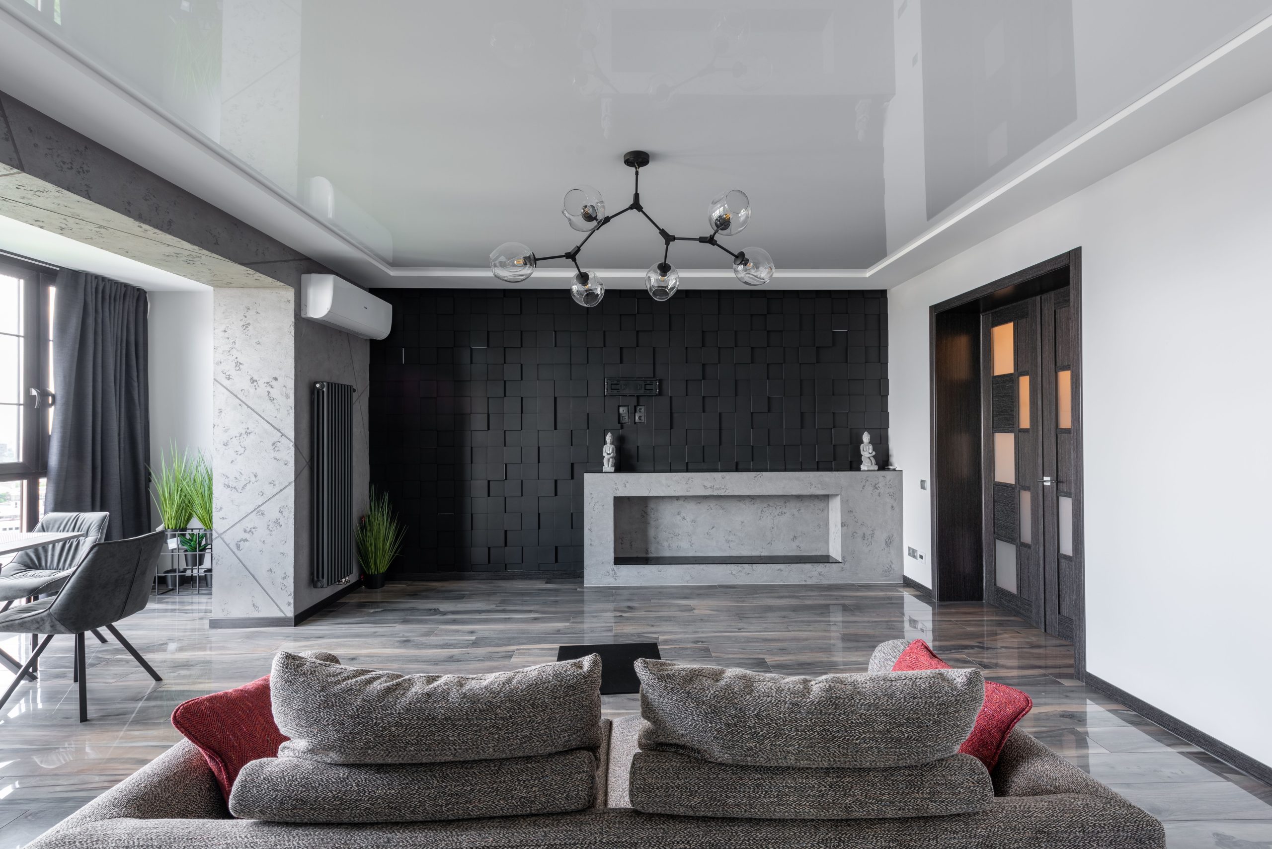 Salon contemporain mur noir accent chic