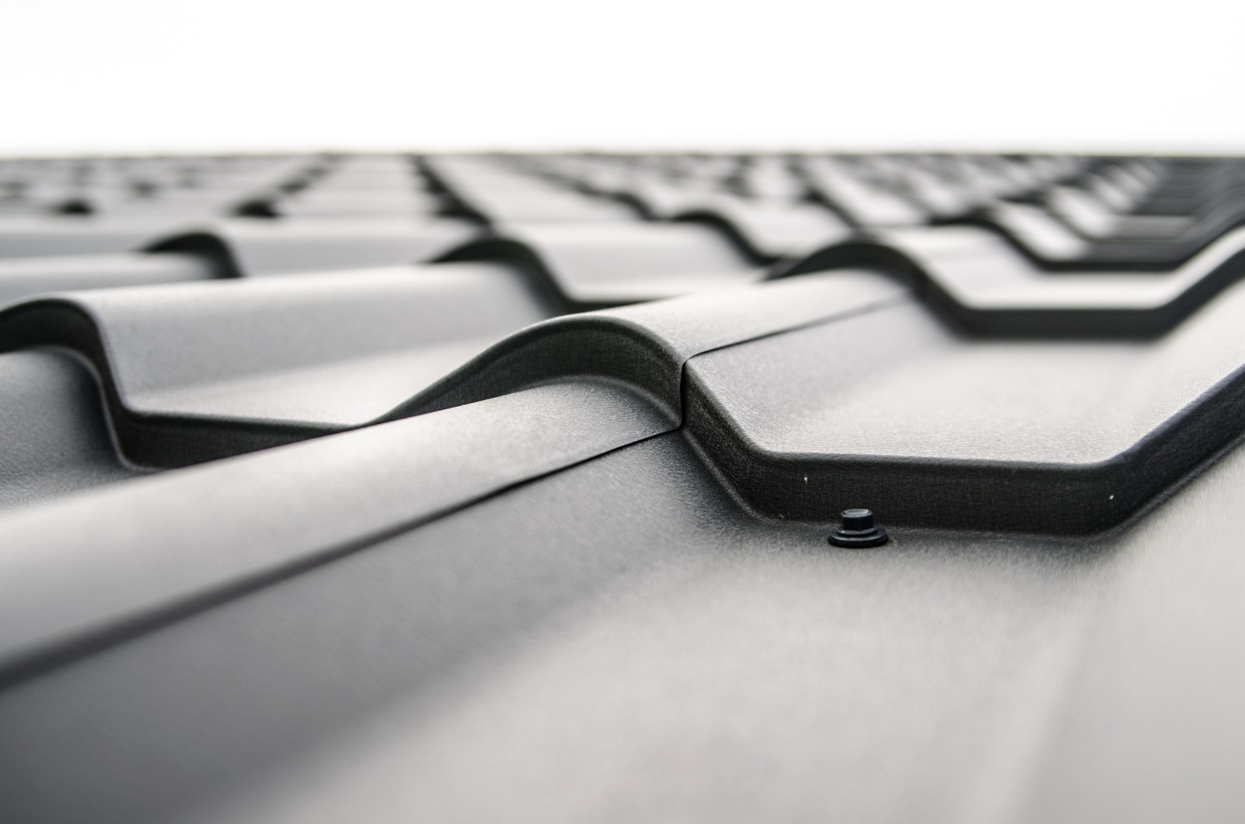 Détail ondulé toiture métallique avec rivets